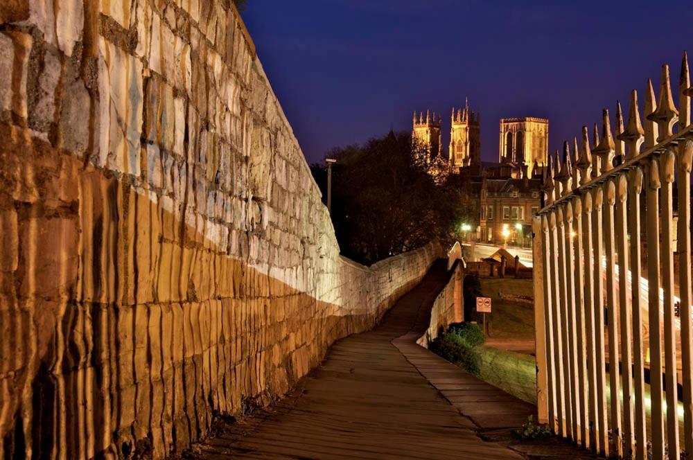 Minster View Apartment At Talbot Court, York Kültér fotó